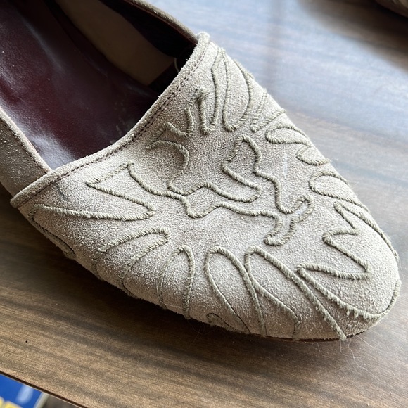 VINTAGE Anne Klein Taupe/Grey Suede Wedges - Picture 3 of 5